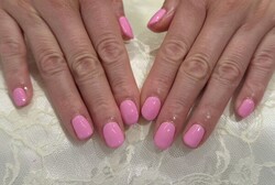 「ハンド  ワンカラー」キャンディピンクワンカラーで夏先取りネイルに！|Nail Salon Linda