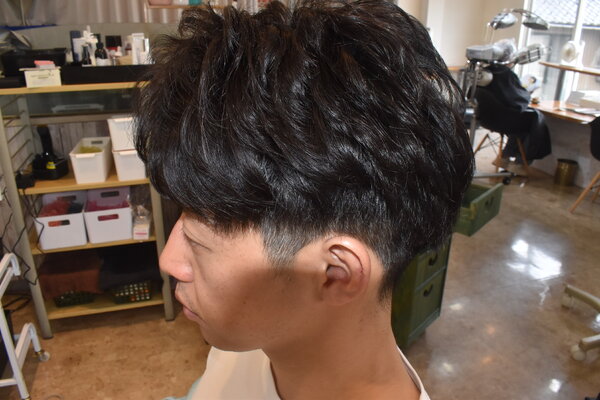 大人男子のソフトパーマショート|ヘアーロータス