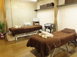 施術ベッド|SANADORA　Beauty Salon
