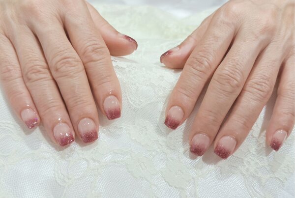 「ハンド グラデーション 」いめの赤グラデがかわいい！|Nail Salon Linda