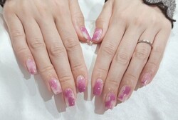 「ハンド 定額デザイン」紫とホワイトの組み合わせが可愛い！|Nail Salon Linda