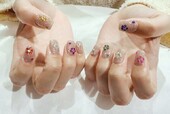 「ハンド ミドルコース」 (90分 アート、ストーン、シールつけ放題） ザクザクラメにカラフルパーツで推し活ネイル！！|Nail Salon Linda
