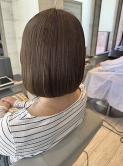 ボブ × アッシュベージュ|ALOHA LaLa