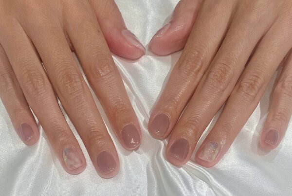 「ハンド 定額デザイン」このデザインはとても人気です！ アート部分がお洒落です！|Nail Salon Linda