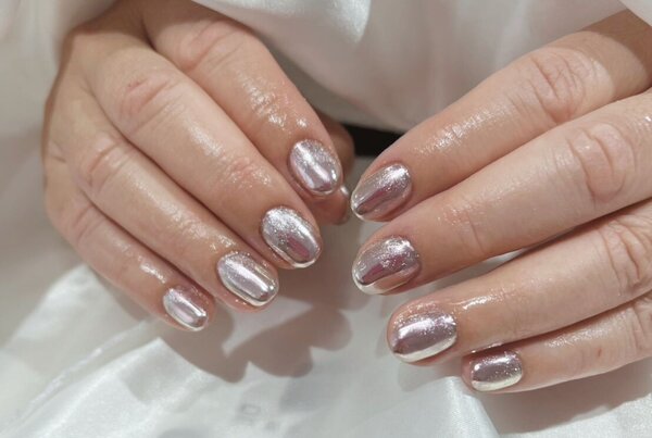 「ハンド グラデーション」新色のピンク味のあるミラーネイル パウダーの使い方でグラデーションに！|Nail Salon Linda