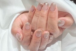 「ハンド ライトコース」キラキラでヌーディなグラデーションに|Nail Salon Linda