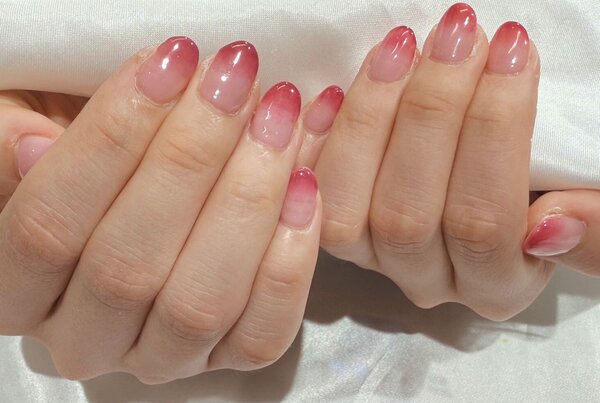「ハンド グラデーション」色味を乗せる範囲を調整し、お爪の長さに合うバランス感でお作りいたします！|Nail Salon Linda