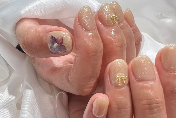 「ハンド 定額デザイン」ゴールドリボン|Nail Salon Linda