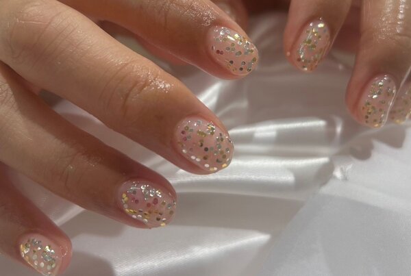 「ハンド 定額デザイン」クリア感を出したラメネイルです|Nail Salon Linda
