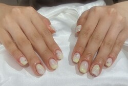 「ハンド 定額デザイン」 カラーチェンジで春らしいイエローに！ 暖かくなってきたのでこちらの色味おすすめです！