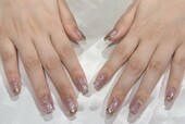 「ハンド ライトコース」ゴールドミラーとリボンの組み合わせがかわいい！！|Nail Salon Linda