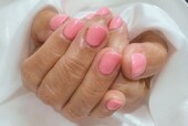 「ハンド ワンカラー」春らしい温かみのあるピンク！ 可愛らしくておすすめです！|Nail Salon Linda