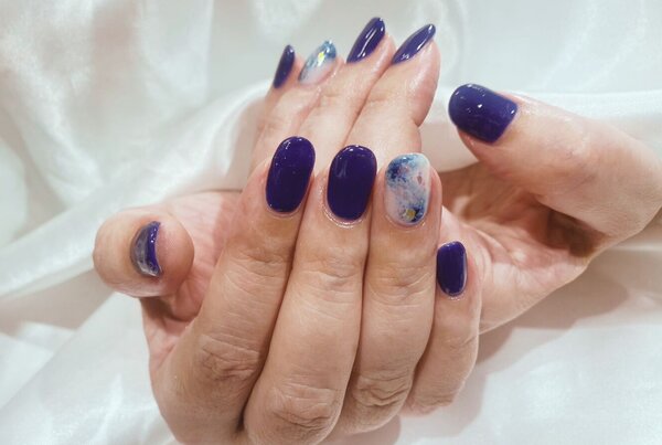 「ハンド 定額デザイン」お客様お好みカラー変更で天の川をイメージされております！|Nail Salon Linda