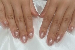 「ハンド  マグネットワンカラー」爪に動きが出てずっと手元を動かしたくなるような可愛さです！