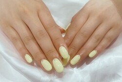 「ハンド  定額デザイン」パステルのような柔らかいイエローが今とても人気です！