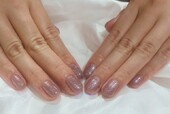 「ハンド ワンカラー」紫のカラーに細かいラメが入っていて上品でとても可愛いです！|Nail Salon Linda