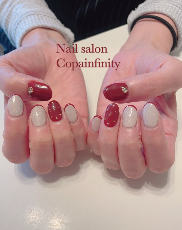 大人な細フレンチネイル×スタッズ×赤|Nail salon Copainfinity