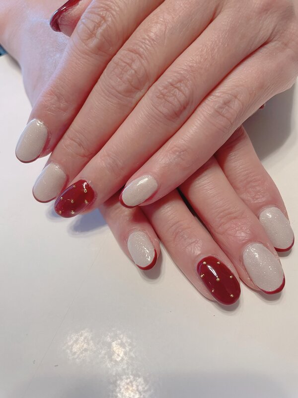 大人な細フレンチネイル×スタッズ×赤|Nail salon Copainfinity