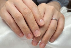 「ハンドケア」お仕事でネイル出来ない方にもオススメです^ ^