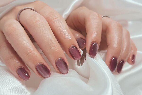 「ハンド マグネットワンカラー」きれいなボルドー色のマグネットです！|Nail Salon Linda