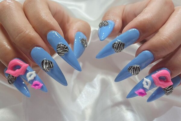 「ハンド ワンカラー ＋ 長さだし10本」長さだしと持ち込みパーツです。 帰国子女さまのセンスはなかなかの物です！|Nail Salon Linda