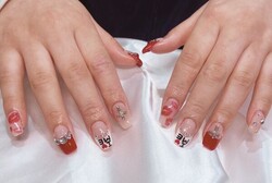 「ハンド ミドルコース」推しのカラーを使ってパーツもたくさんです！ イベント前にもぜひお待ちしております！