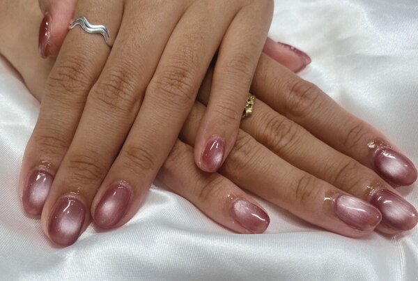 「ハンド マグネット ワンカラー」こちらのマグネットは赤とピンクの間のような絶妙なカラーです！ |Nail Salon Linda