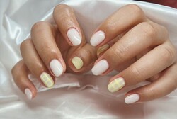 「ハンド 定額デザイン」初夏っぽい爽やかなお色味で！|Nail Salon Linda
