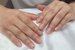 「ハンド グラデーション」肌なじみのいいカラーでグラデーションをしました! |Nail Salon Linda