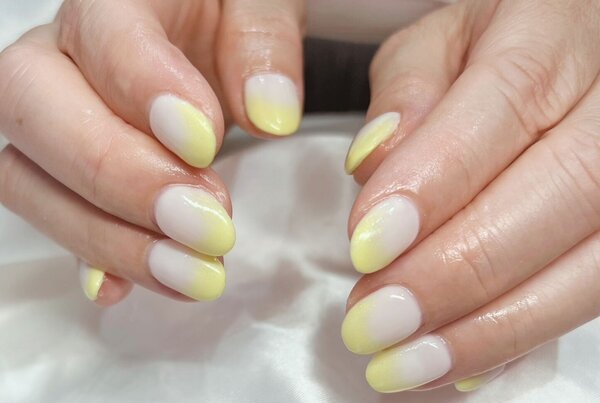 「ハンド グラデーション」黄色で夏らしく！|Nail Salon Linda