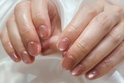 「ハンド マグネット・ワンカラー」 肌馴染みの良いナ上品さと色っぽさのあるスキンカラーのマグネットネイルです！|Nail Salon Linda