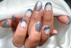 「ハンド ライトコース」ブルーをベースとしたデザインでフラッシュマグネットを使っています！ 