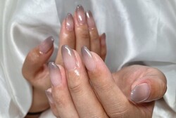 「ハンド グラデーション」灰色グラデーションで大人な雰囲気に仕上がりました！|Nail Salon Linda