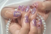 「ハンド フラッシュ・ワンカラー」ギラギラキラキラのピンク×紫グリッターネイル！ ぎっしりラメが煌びやかに光に反射します|Nail Salon Linda
