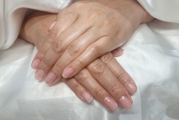 「ハンドケア」ネイルなしでも甘皮処理でスッキリ綺麗なお爪に仕上がります！|Nail Salon Linda
