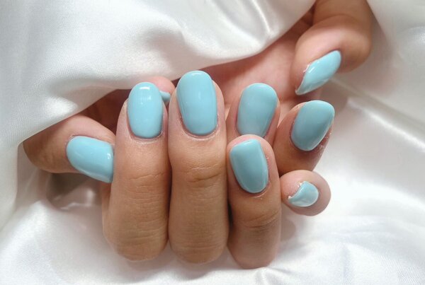 「ハンド ワンカラー」水色のカラーがとても夏らしくてお似合いです♪ 夏は青や水色大人気です！ぜひお試しください！|Nail Salon Linda