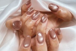 「ハンド マグネット・ワンカラー」光を丸く集めビー玉のようにちゅるんと光りとても美しいです！ 