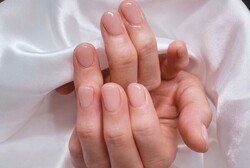 「ハンド ワンカラー」シンプルな素肌の色に近いようなお色味です！ 仕事上、派手な色が難しい方も爪の強度を保つ為にネイルを