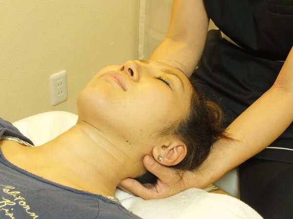 ヘッドマッサージ|トータルビューティ～Salon de Or.