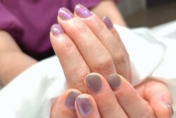 「ハンド マグネット・ワンカラー」角度によって変わるお色味が可愛いです！ ブルーとピンクの珍しいマグネットです^ ^