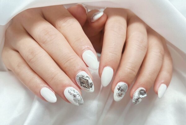 「ハンド定額デザイン」定額ネイル色変えver. 涼しくキリッとしたカラーで夏ネイルに!|Nail Salon Linda