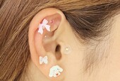 「耳ツボジュエリーです！」バランスよく可愛いパーツをツボに配置します！|Nail Salon Linda