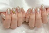 「ハンド 定額デザイン」ゴールドラメが夏感全開です！ 貝のパーツがポイントです^ ^|Nail Salon Linda