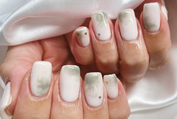 「ハンド 定額デザイン」前回もこちらのデザインをお気に召していただき今回も同じデザインですが、カラーチェンジ|Nail Salon Linda