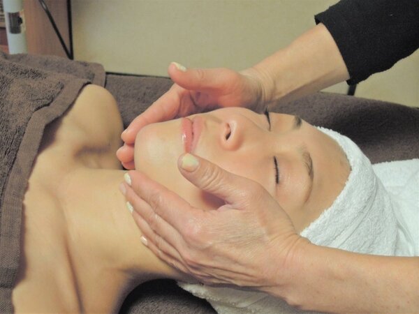 フェイシャル|BellaVita (ベラ・ヴィータ）