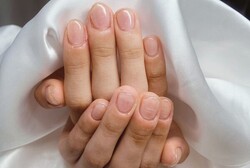 「ハンド クリアネイル」職業などでカラーが不可の方でも、爪の補強や艶感が出て清潔感もグッとUPします！