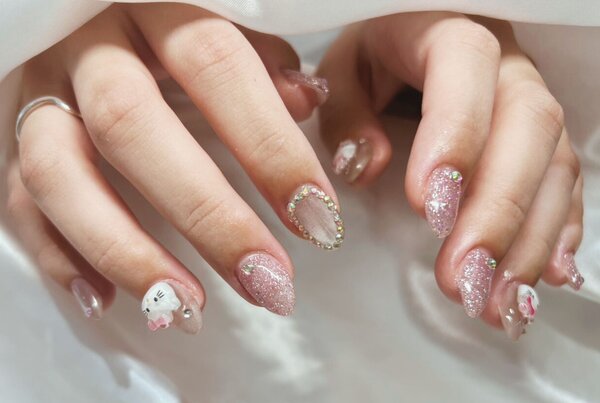 「ハンド ミドルコース」ミドルコースお任せ！ キラキラキティに♡|Nail Salon Linda