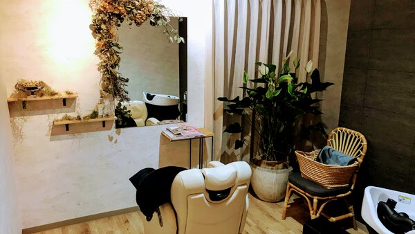 内観②|大人の女性のヘアサロンShe 豊川店