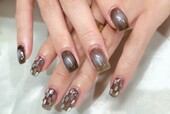 「ハンド ミドルコース」黒をベースにしたミラータイル風なネイルとチークネイルの組み合わせです^ ^ |Nail Salon Linda