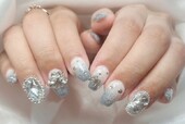 「ハンド ミドルコース」ミドルコース持ち込み画像。夏のキラっキラネイルです！|Nail Salon Linda